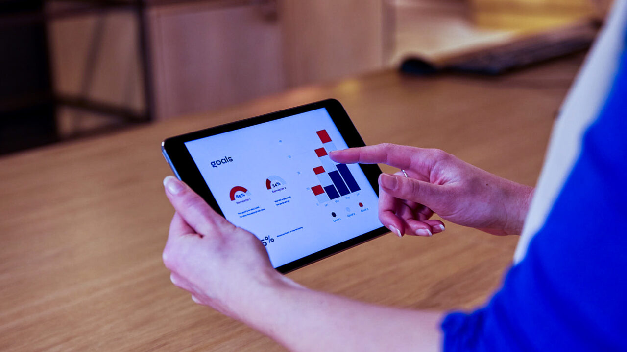 Vrouw met tablet